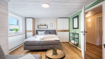 4 Schlafzimmer, Schreibtisch, Bügeleisen/Bügelbrett, kostenloses WLAN