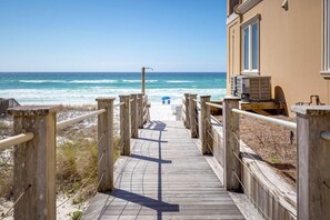 Property grounds - VILLA ST MARIE: Amazing Water Views ~ Brand NEW Pool! ~  5 Master Suites ~ 1 Row from Private Beach (Destin)