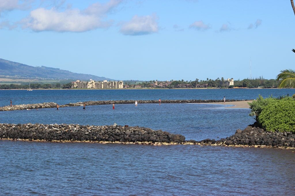 Beach nearby, sun loungers, beach towels