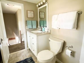 Combined shower/bathtub, hair dryer, towels, soap