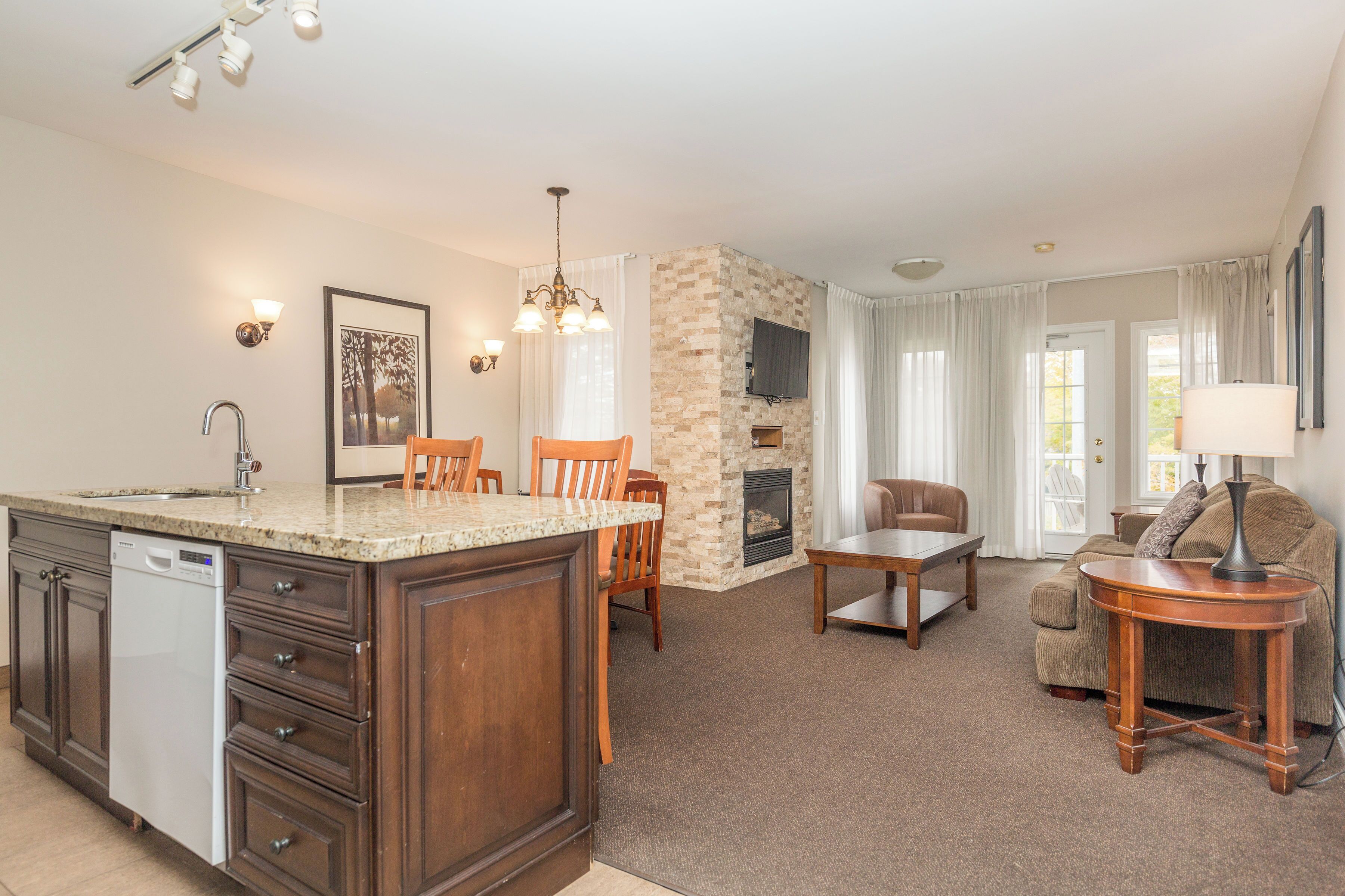 Smart-TV, Kamin, Tischfußball