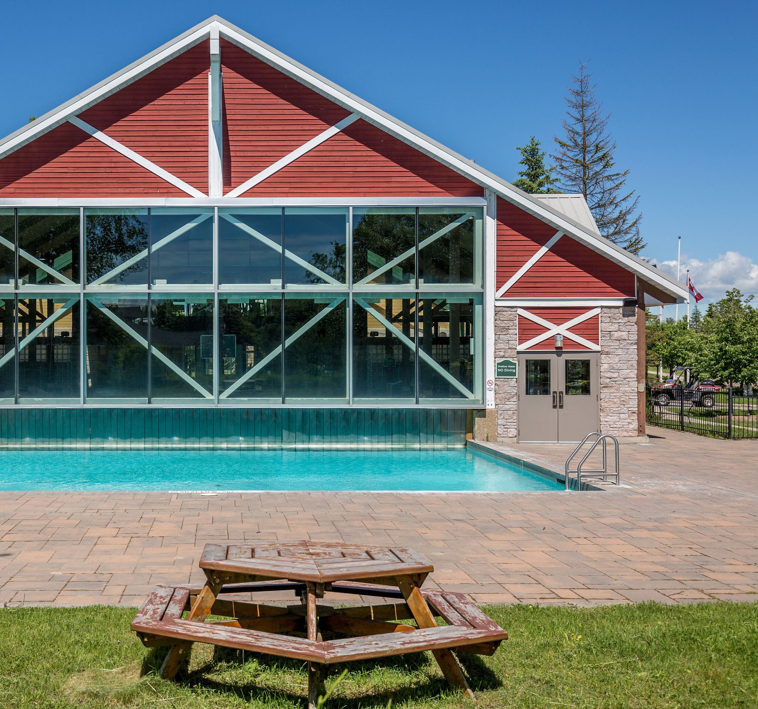 Innenpool, Außenpool