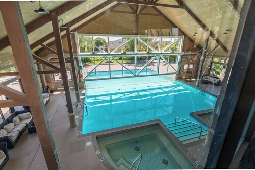 4-Bed Country Club Haven with Pool, BBQs, and More
