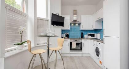 Bedford Park St Michaels1 by Homely Spaces 1BR Apt