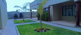 Fully Furnished Apartment close to amenities