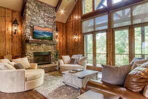 TV, fireplace - …STUNNING 4BD Luxury Lodge! …Huge YARD…Game Room!… (Sevierville)