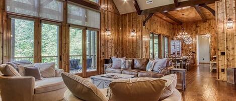 Televisión, chimenea