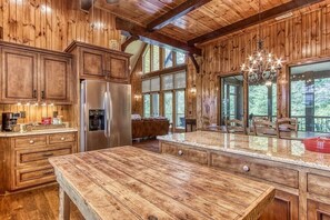 Fridge, microwave, stovetop, coffee/tea maker - …STUNNING 4BD Luxury Lodge! …Huge YARD…Game Room!… (Sevierville)