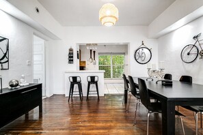 Townhome, 2 Bedrooms, Partial Lake View (1100 sq ft) | In-room dining - 2 Bedroom/2 Bathroom Townhouse with Hottub (Miami Beach)