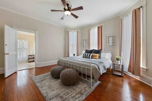 5 室のベッドルーム、デスク、アイロン / アイロン台、WiFi (無料)