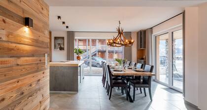 Luxurious chalet with sauna, bath and garden