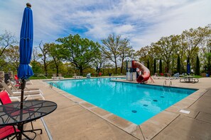 Outdoor pool - Family Getaway I Ping Pong I Arcade I Air Hockey I Pool (Branson)