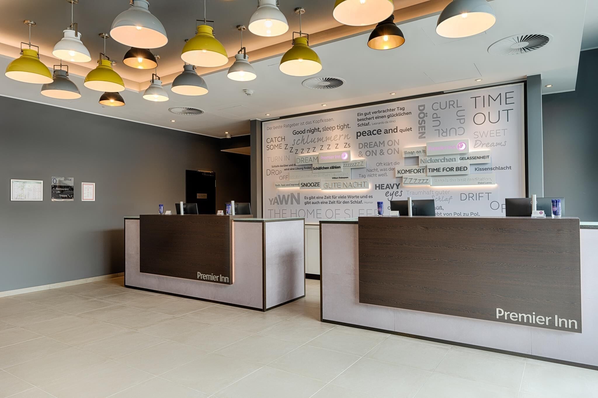 Photo - Premier Inn Hamburg City Klostertor