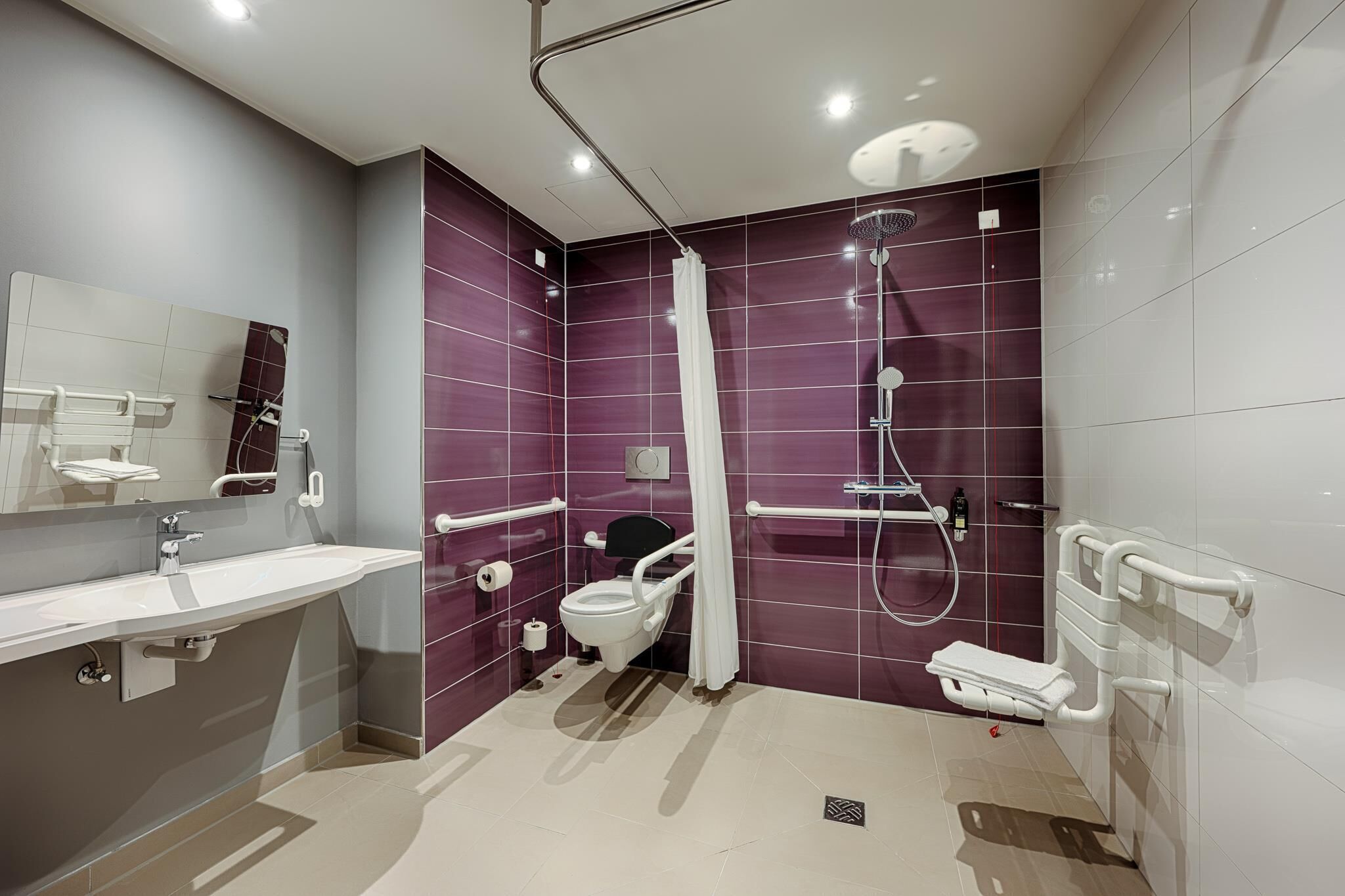 Photo - Premier Inn Hamburg City Klostertor