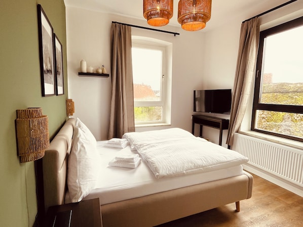 Family Quadruple Room | Individually decorated, individually furnished, soundproofing - Fährhaus Kirschenland (Jork)