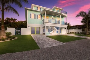 Exterior - Mahi Mahi:North End, Pool & Spa, Game Room, 1.5 Blocks to Beach by Anna Maria Life Vacation Rentals (Anna Maria)