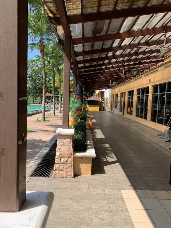 Terrace/patio - 2bedroom apartment in bukit merah laketown resort (Gunung Semanggol)