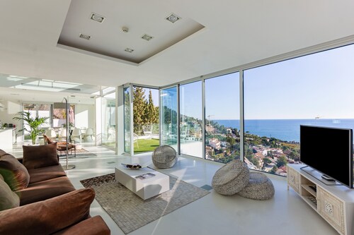 Villa Bianca Sitges – High-End Design / Spectacular Sea Views. Indoor Pool