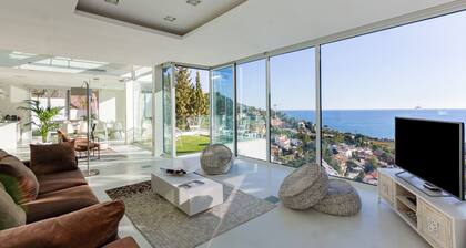 Villa Bianca Sitges – High-End Design / Spectacular Sea Views. Indoor Pool