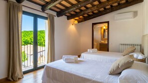 4 dormitorios, escritorio, tabla de planchar con plancha y wifi gratis