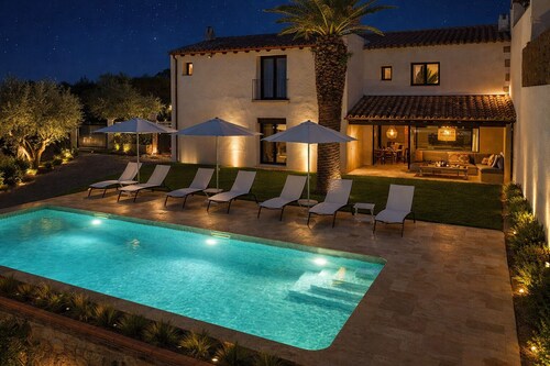 10 Min. von Sitges mit dem Auto – Masia Las Moreras Neu 100% Tradition & Komfort