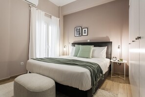 1 bedroom, desk, iron/ironing board, WiFi