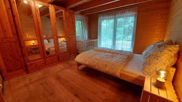 3 多间卧室、免费 WiFi、床单