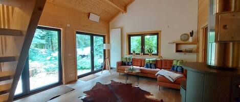 Smart TV, fireplace, video games