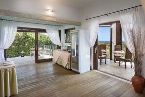 Free daily buffet breakfast  - Iconic Luxury Suite (Arzachena)