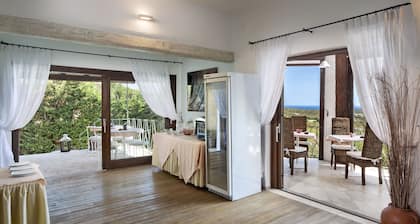 Iconic Luxury Suite