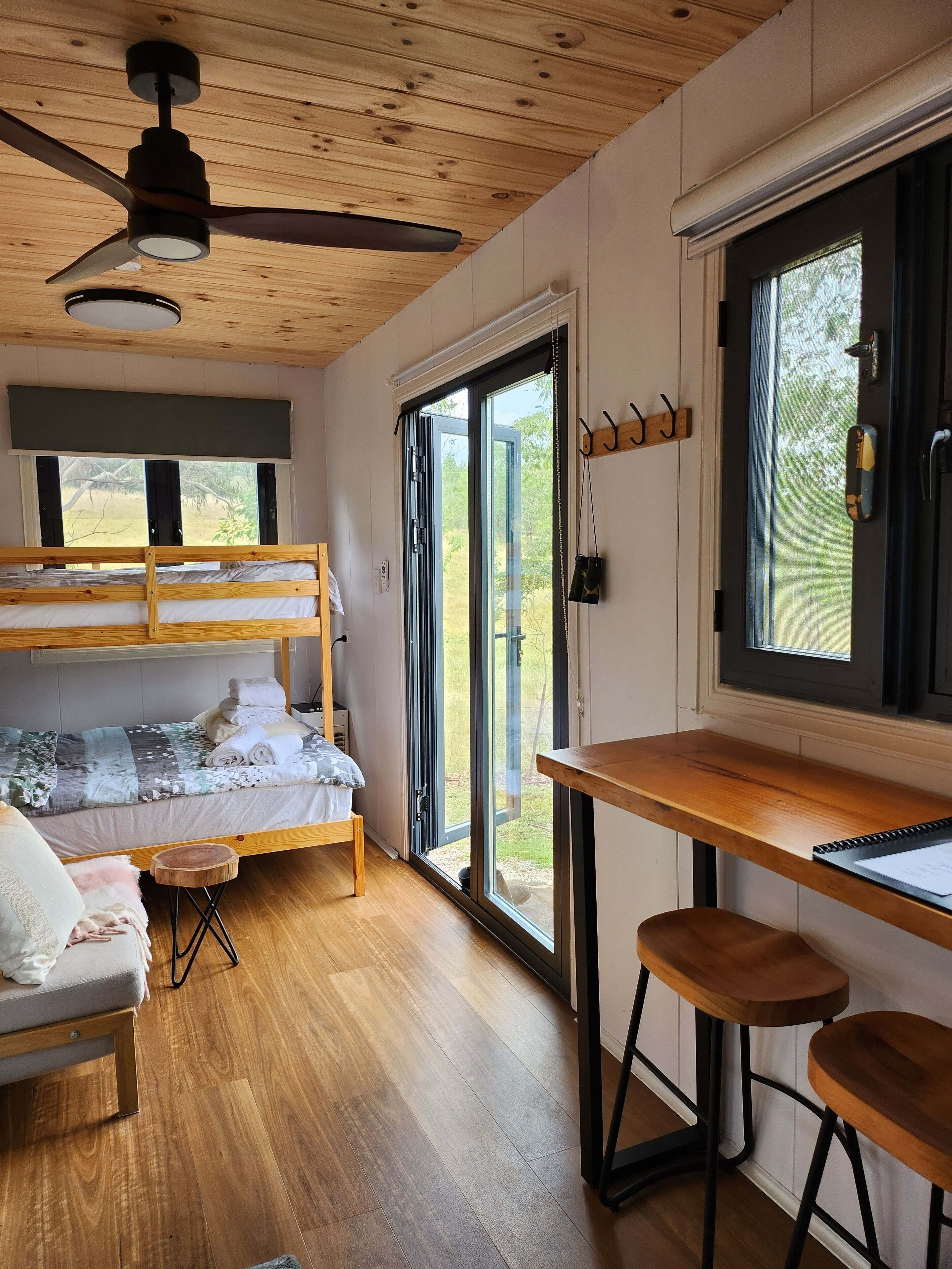 Unique Two Tiny Homes Set Up With Private Dam - Clarence