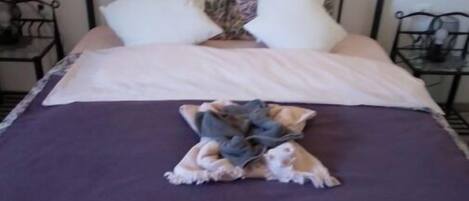 4 室のベッドルーム、WiFi (無料)、ベッドシーツ、車椅子でアクセスできる設備