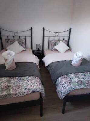 4 Schlafzimmer, kostenloses WLAN, Bettwäsche, Rollstuhlgeeignet