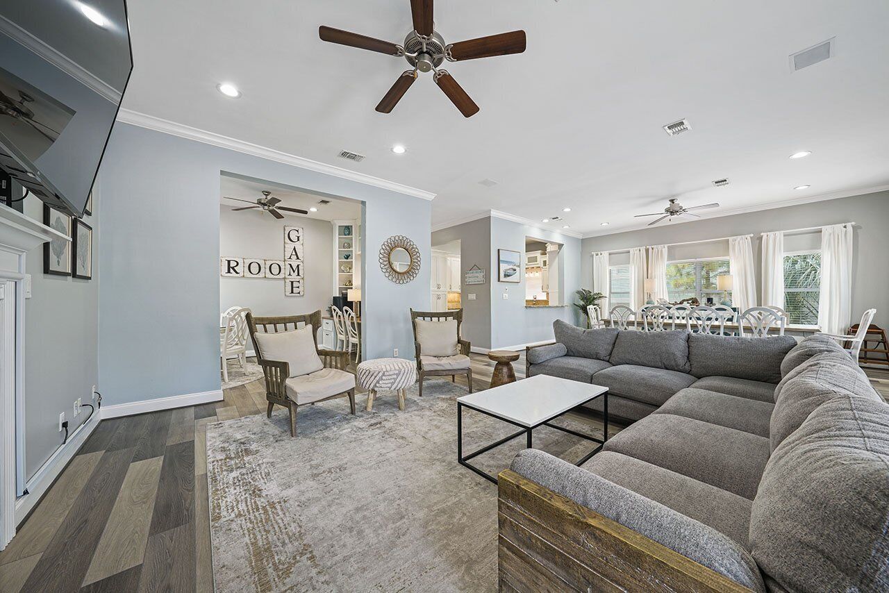 Flirty Flamingo- Pet-friendly Vacation Home Near Beach With Private Pool Area - Destin, FL