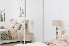 1 bedroom, iron/ironing board, bed sheets - 10 Messines Zenith (Shoal Bay)