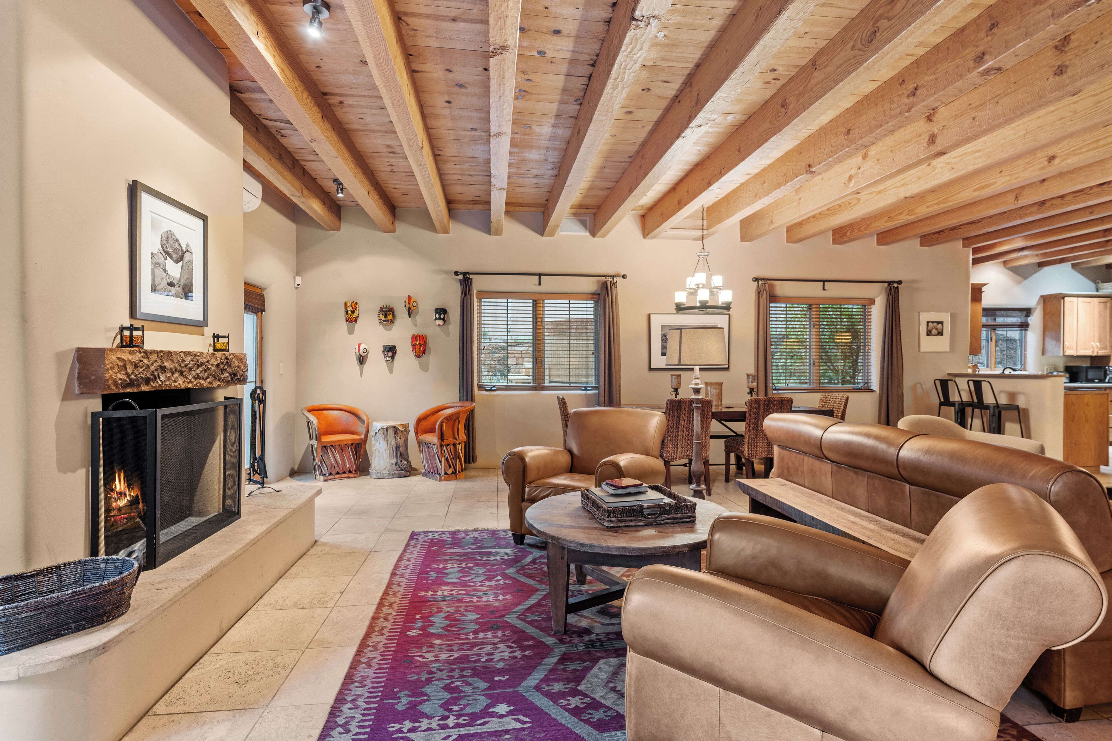 Smart TV, fireplace, stereo