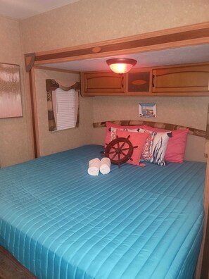 10 bedrooms, iron/ironing board, free WiFi, bed sheets
