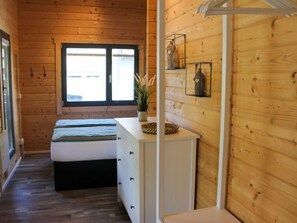 2 bedrooms, iron/ironing board