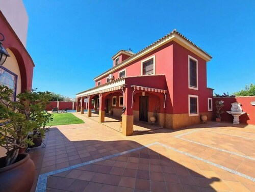 Agradable Villa con Piscina en Sánlucar