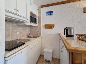 Réfrigérateur, micro-ondes, four, lave-vaisselle