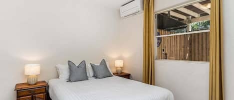 5 chambres, fer et planche à repasser, accès Internet, draps fournis