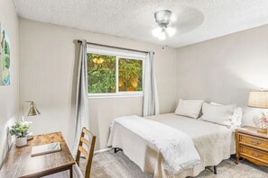 5 habitaciones, caja de seguridad en la habitación y escritorio 