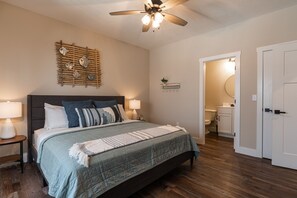 5 habitaciones, tabla de planchar con plancha, cuna de viaje y wifi 