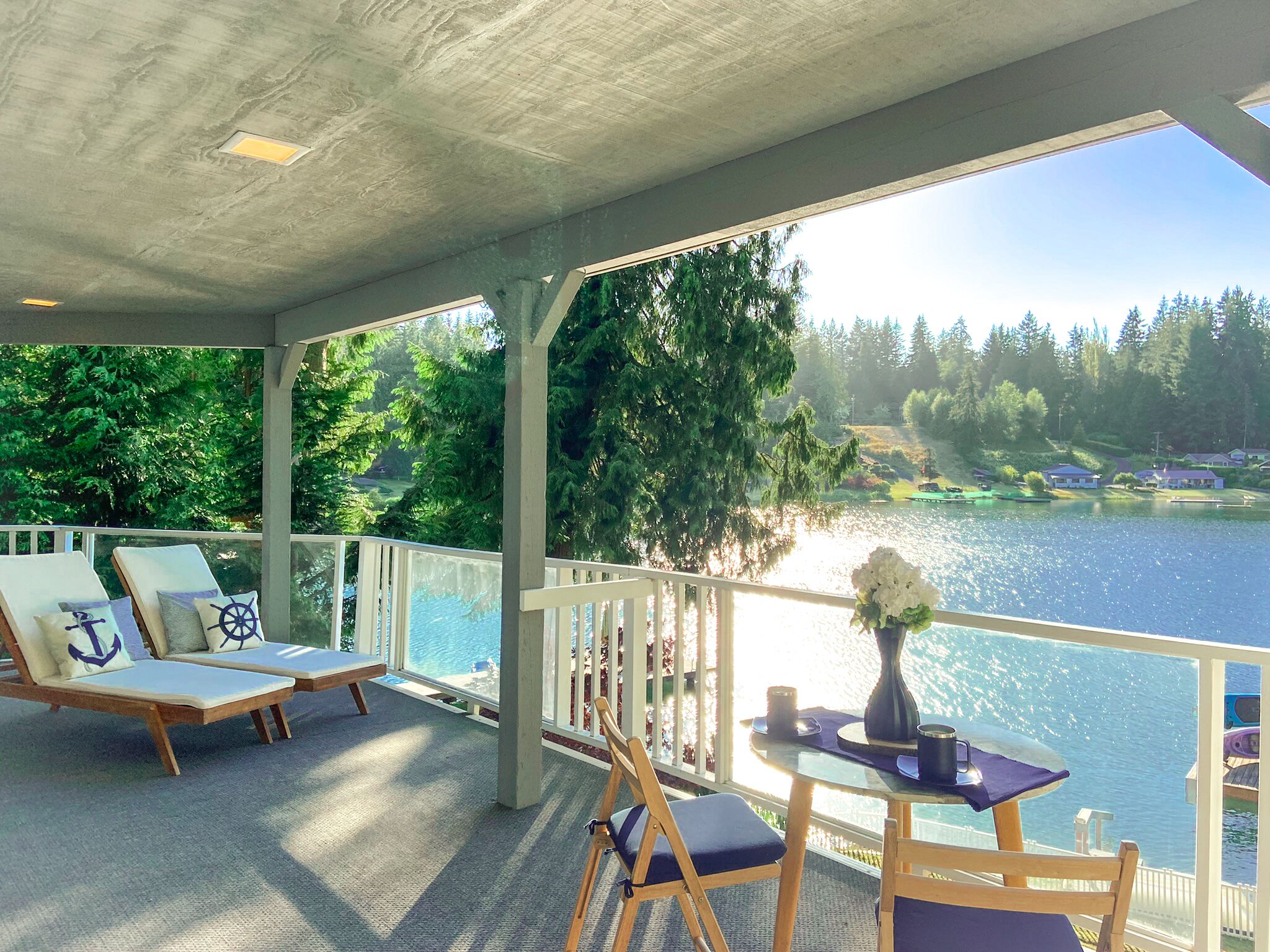 Lakefront Luxury ★  Private Dock & Deck ★ Near Seattle!
