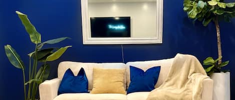 Smart-tv, bøger, kontorer