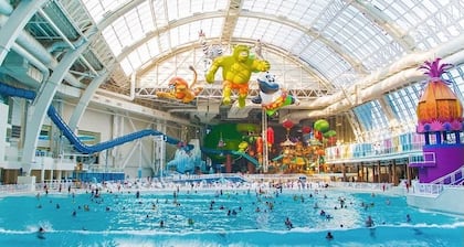 The Luxe Landing w/Pool Table, Free Parking ,Self check-in and WiFi