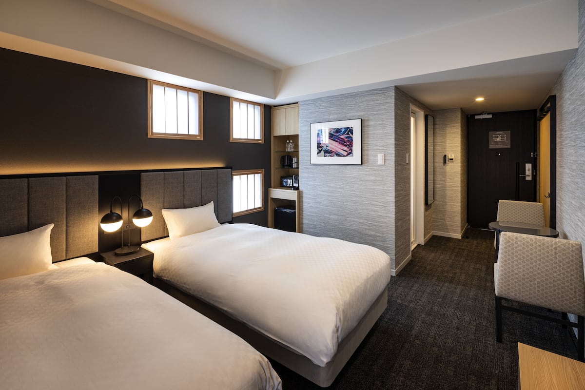 1 bedroom, hypo-allergenic bedding, iron/ironing board, free WiFi