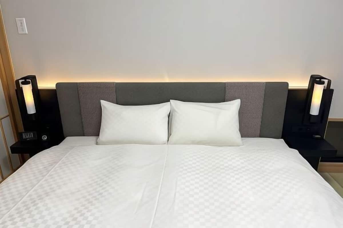 1 bedroom, hypo-allergenic bedding, iron/ironing board, free WiFi