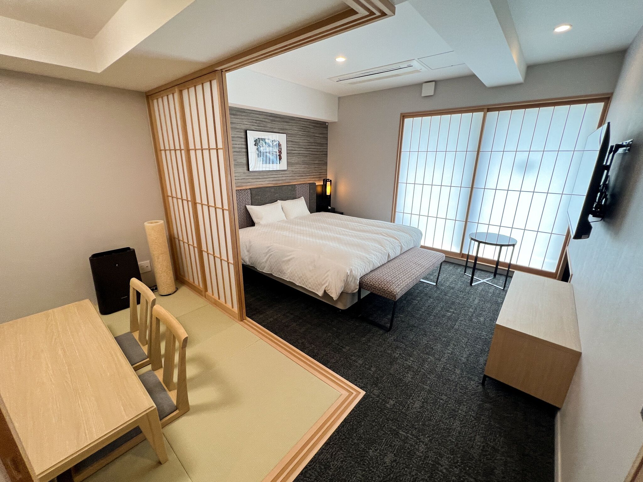 Superior King Room, Non Smoking | Hypo-allergenic bedding, iron/ironing board, free WiFi, bed sheets
