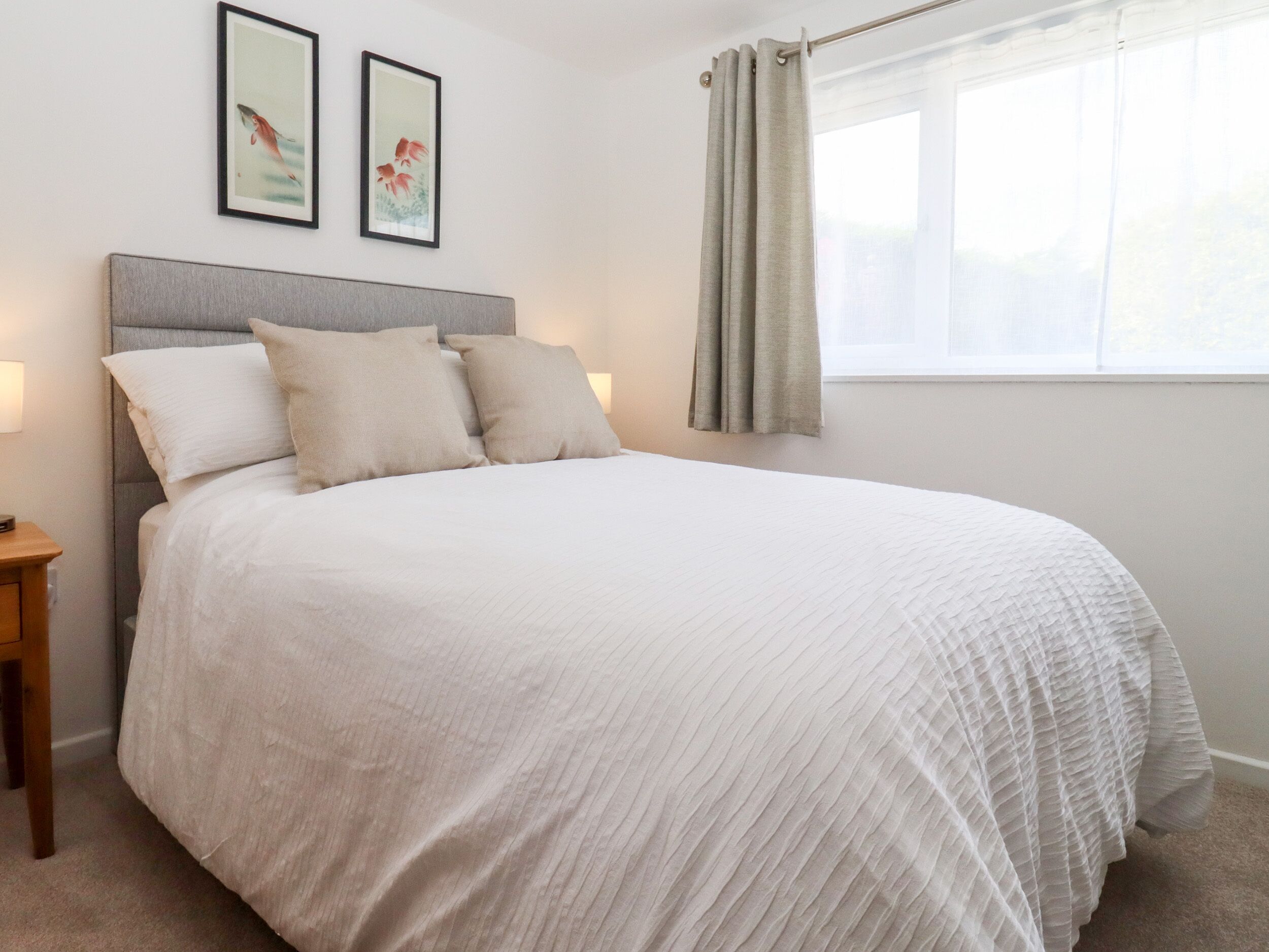 2 habitaciones, decoración personalizada y muebles diferentes 